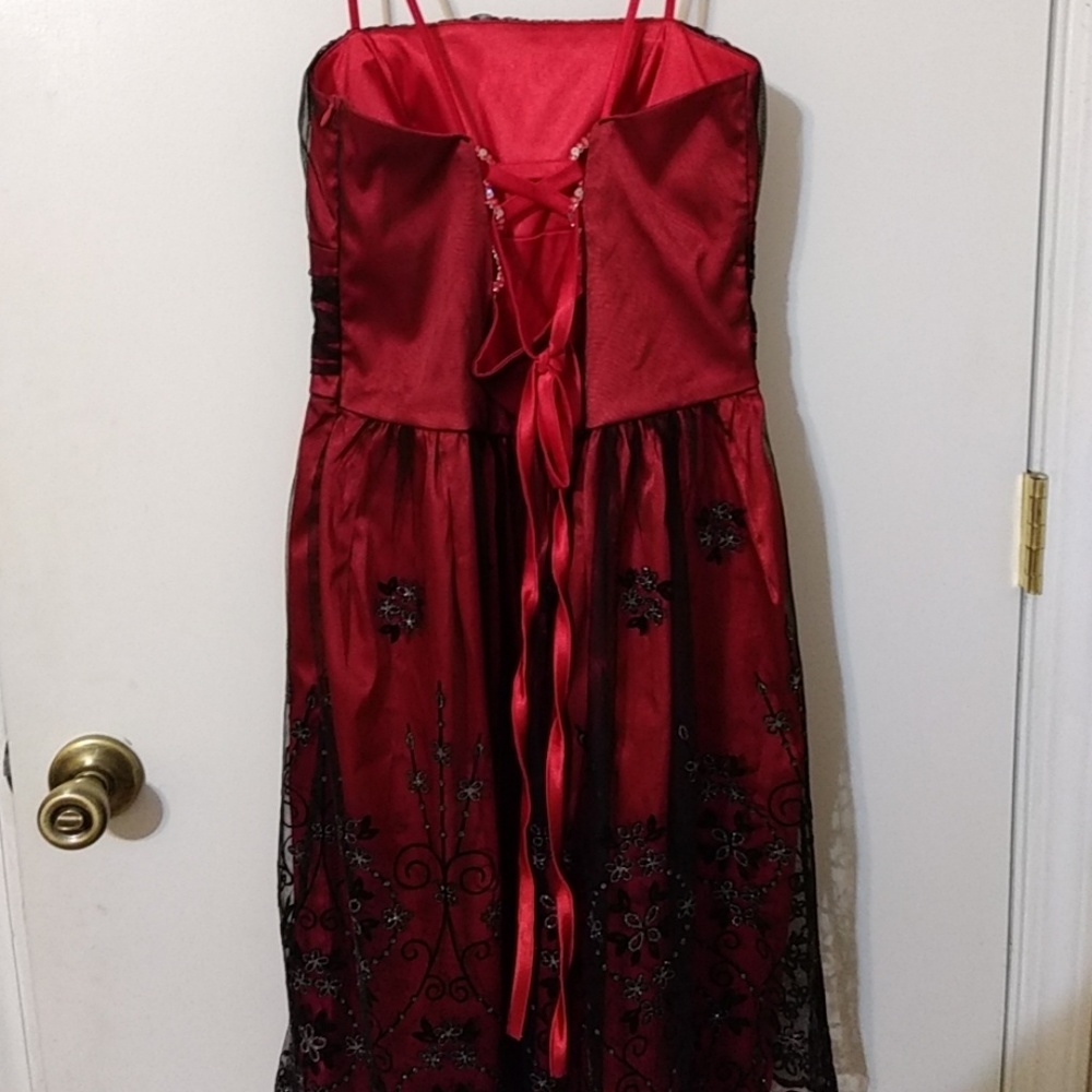 Dress - Picture 2 of 2